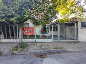 Casa de 4 ambientes, Tres de Febrero · Chalet 4 Ambientes en Venta con Jardín y Gran Fondo – Ubicación Premium en Ciudad Jardín