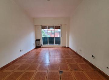Departamento de 3 ambientes, Abasto · Abasto: 3 Amb. Balcón Calle Muy Lum. Sarmiento 2800