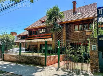 Casa · 355m² · 4 Dormitorios · 1 Cochera · Casa en Venta en San Isidro