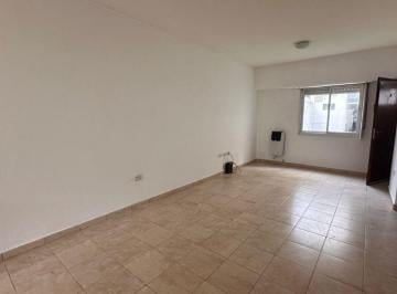 Departamento de 1 ambiente, La Plata · Monoambiente con Patio en Alquiler