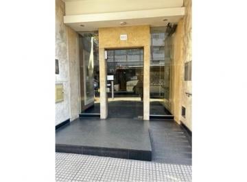 Departamento · 55m² · 3 Ambientes · Venta - Piso Alto Luminoso - 2 Dorm. 55 m