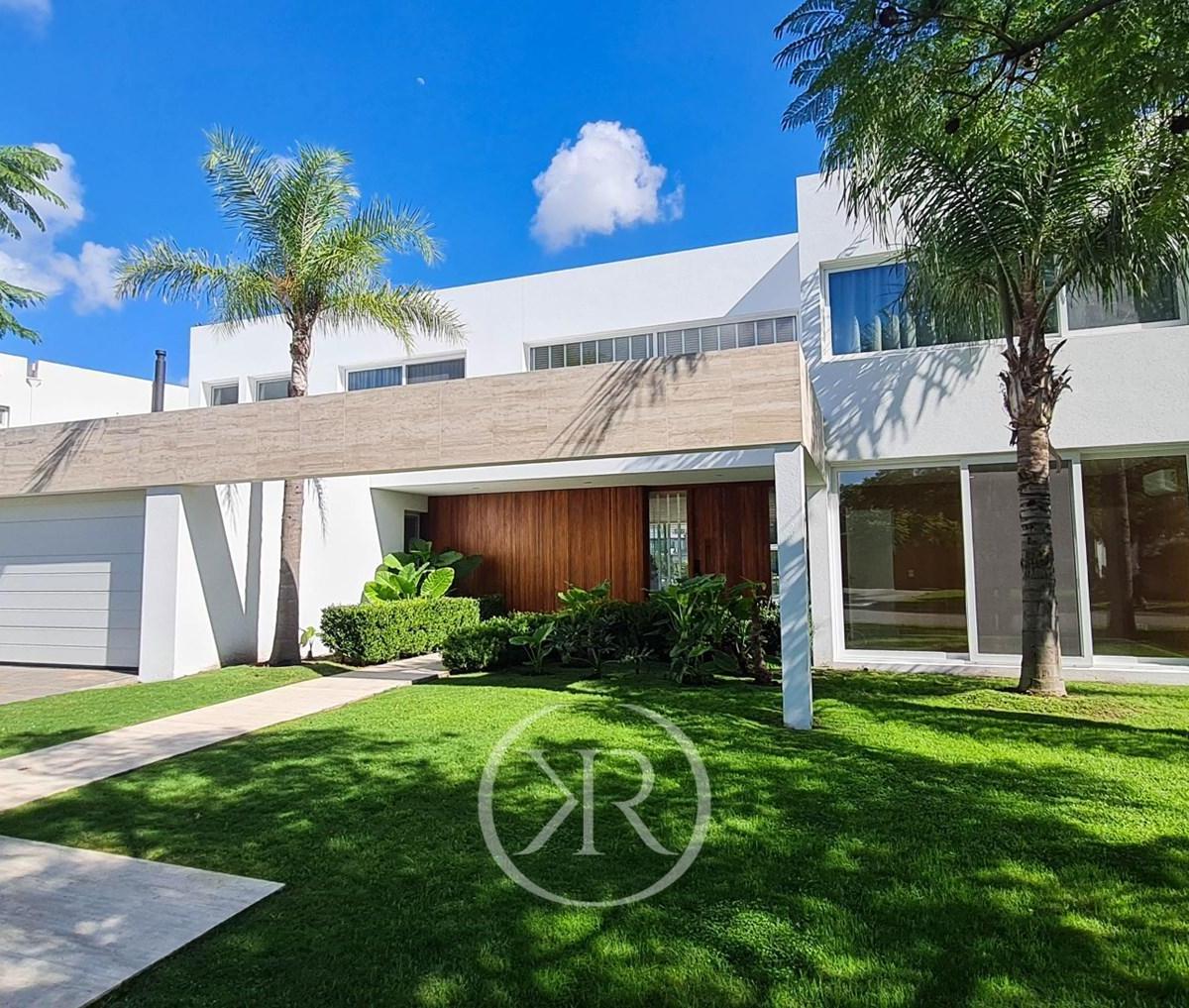 Casa a la venta en Lagos del Golf, Nordelta 0