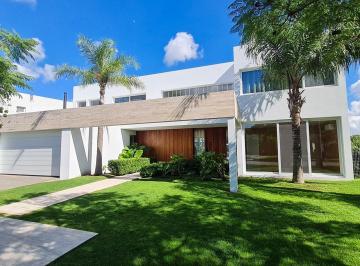 Casa · 381m² · 6 Ambientes · 2 Cocheras · Casa en Venta en Lagos del Golf, El Golf, Nordelta