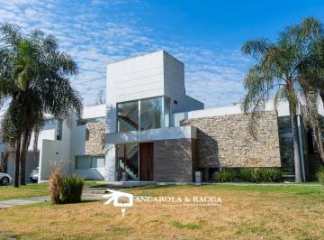 Casa · 550m² · 4 Dormitorios · 2 Cocheras · Casa - San Diego