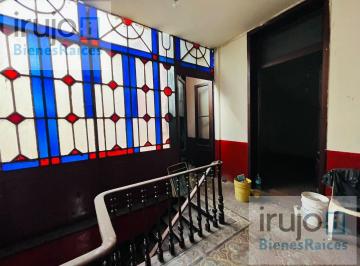 PH · 120m² · 5 Ambientes · PH Al Frente con Entrada Independiente a Reciclar en Monserrat