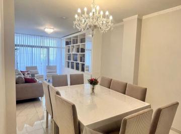 Departamento de 4 ambientes, Recoleta · Hermoso Departamento de 4 Ambientes con Patio