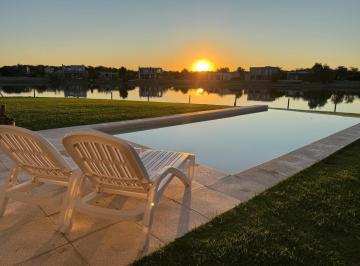 Casa · 194m² · 5 Ambientes · 1 Cochera · Casa en Venta en San Sebastian, Escobar, G. B. a. Zona Norte