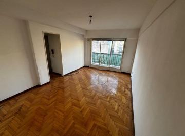 Departamento · 38m² · 2 Ambientes · Departamento en Alquiler J Domingo Peron 1800