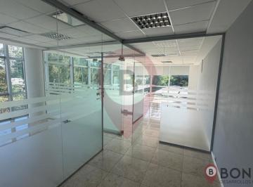 Oficina comercial · 80m² · 4 Ambientes · 1 Cochera · Oficina en Amaneceres Office con Hermosa Vista!