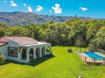 Casa · 279m² · 7 Ambientes · 1 Cochera · Venta Casa en San Luis