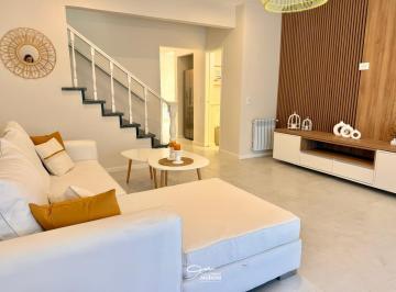 PH · 160m² · 4 Ambientes · Chalet en PH de Cuatro Ambientes con Balcón, Terraza y Cochera, Lamadrid 2700, Paseo Aldrey