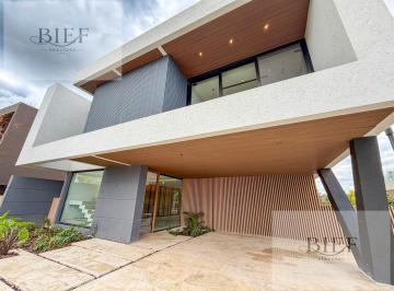 Casa · 550m² · 6 Ambientes · 2 Cocheras · Casa en El Yacht