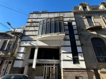 Local comercial · 1700m² · Local en Azul