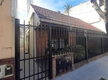 PH de 3 ambientes, Villa Real · PH. 3 Ambientes con Dependencia Patio Terraza