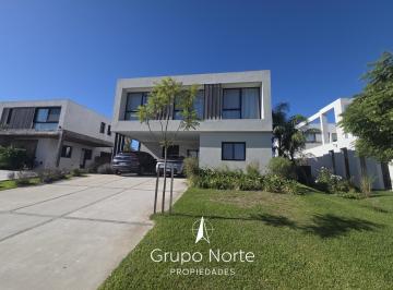 Casa · 210m² · 5 Ambientes · 2 Cocheras · Casa en Venta 4 Dorm. Es Barrio Castaños - Nordelta