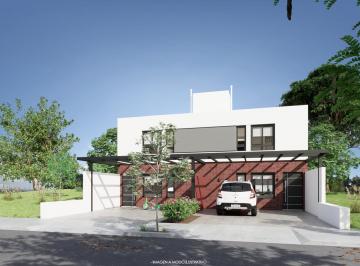 Casa · 101m² · 4 Ambientes · 2 Cocheras · Casa en Docta Central