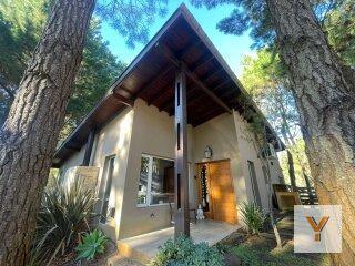Casa · 160m² · 4 Ambientes · Casa en Venta - 3 Dorm. 3 Baños - Pinamar