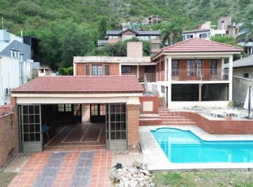Departamento · 294m² · 2 Ambientes · 3 Cocheras · Propiedad Multifamiliar 294 m² C/pileta - Villa Carlos Paz