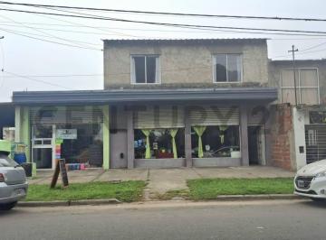 PH · 451m² · 4 Ambientes · Casa con Patio con 3 Locales