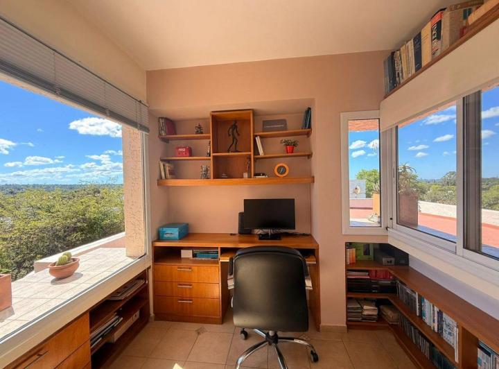 Casa · 225m² · 3 Ambientes · 1 Cochera