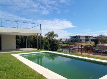 Casa · 303m² · 5 Ambientes · 2 Cocheras · Casa en Venta 3 Dorm.. Barrio El Yacht. Nordelta
