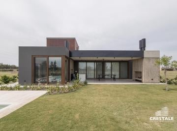 Casa · 160m² · 5 Ambientes · 2 Cocheras · Venta - Casa 3 Dorm. con Jardín y Pileta - Los Pasos del Jockey 4, Fisherton.