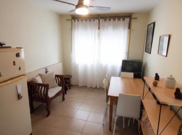 Departamento · 32m² · 2 Ambientes · Departamento Venta 2 Ambientes en Zona Historica de Moserrat - Hipolito Yrigoyen 1500