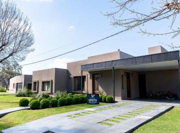 Casa · 225m² · 5 Ambientes · Casa en Venta Camping Club Belgrano
