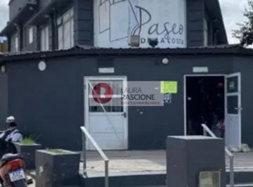 Local comercial · 930m² · 4 Ambientes · 1 Cochera · Local Comercial Esquina Estrategico