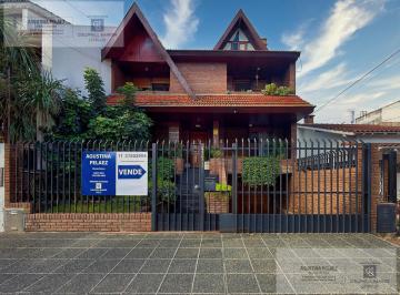 Casa · 395m² · 6 Ambientes · 4 Cocheras · Casa en Venta en Olivos