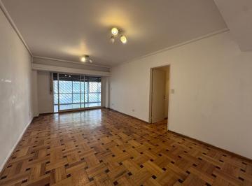 Departamento · 130m² · 4 Ambientes · 1 Cochera · 4 Ambientes con Patio.