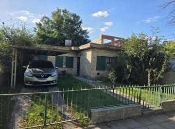 Casa · 98m² · 5 Ambientes · 2 Cocheras · Venta Casa 4 Dorm. José C. Paz