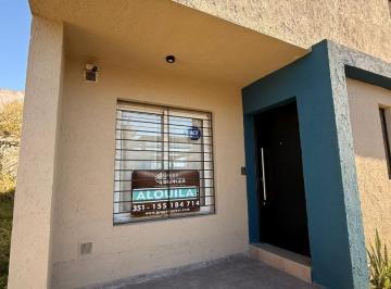 Casa · 90m² · 3 Ambientes · 2 Cocheras · Duplex en Alquiler - 2 Dorm. Patio Asador