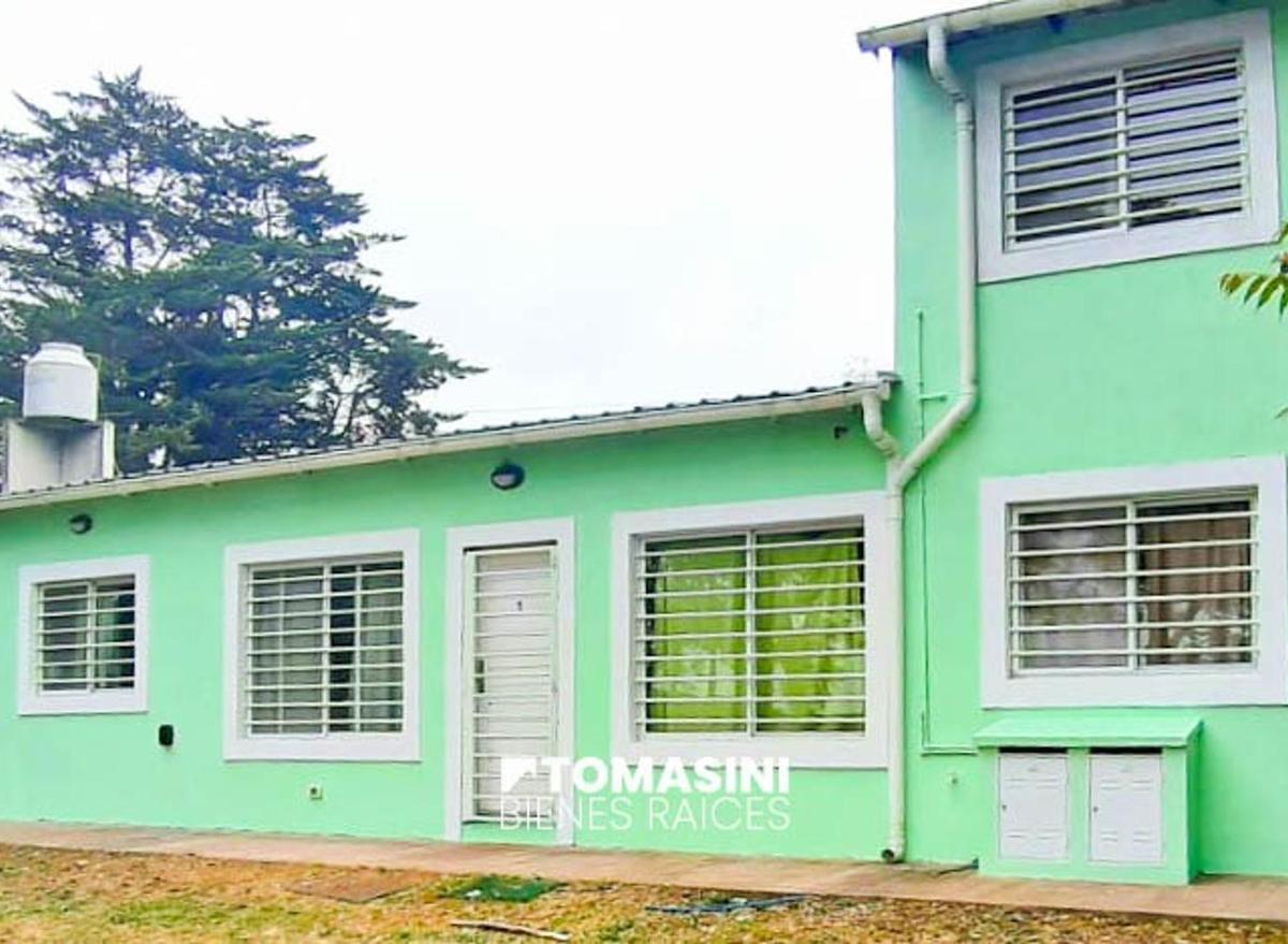 Casa de 5 ambientes + 2 departamentos monoambiente independientes, ubicada en el entorno natural de Colina Alegre