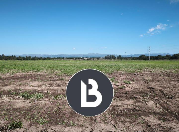 Terreno · 700m²