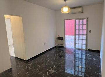 Departamento · 45m² · 3 Ambientes · En Venta Depto de 3 Amb con Amplio Patio en Caballito