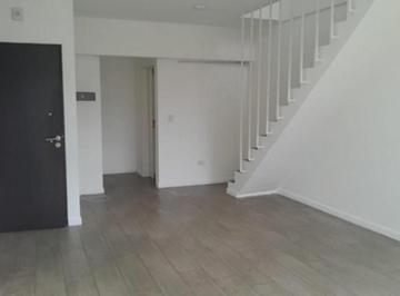 Departamento · 63m² · 2 Ambientes · Venta Duplex 2 Ambientes con Terraza Privada en Almagro