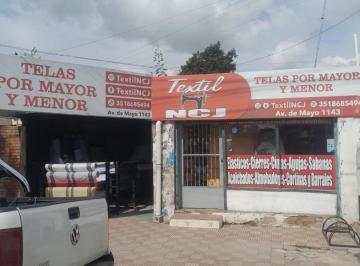 Bodega-Galpón · 240m² · 3 Ambientes · Vendo Salon y Local Comercial. Entrega y Financiacion