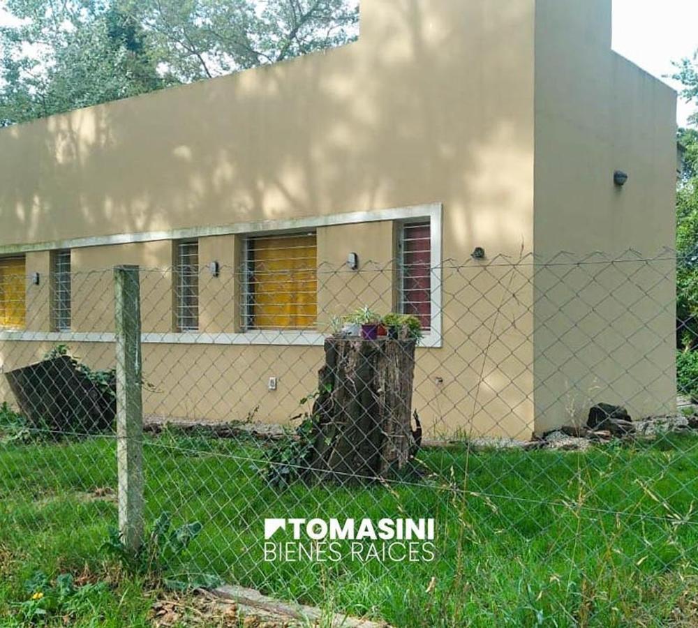 Casa de 3 ambientes a estrenar dentro del barrio Colina Alegre