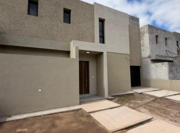Foto · Venta Gran Casa a Estrenar de 3 Dorm. con Vestidor y Baño en Suite en Rincones de Manantiales!