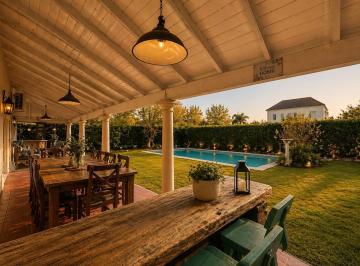 Casa · 200m² · 6 Ambientes · 2 Cocheras · Oportunidad Apto Credito Casa en Venta 4 Dorm. Escr Piscina San Lucas Village Ing. Maschwitz