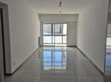 FRC-FRC-8051_2 · Yatay 200 Almagro 4amb U$170.000