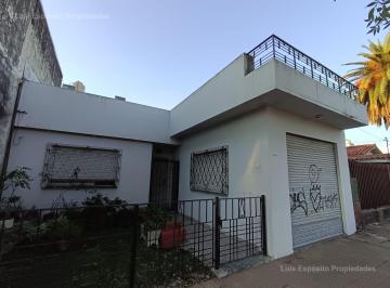 Casa · 120m² · 5 Ambientes · 2 Cocheras · Casa en Caseros