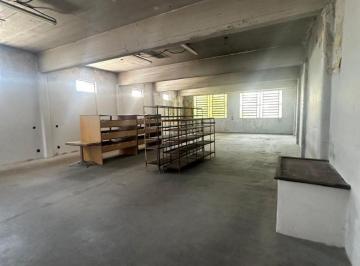 Bodega-Galpón , Tres de Febrero · Galpón 450 m de Losa en Caseros