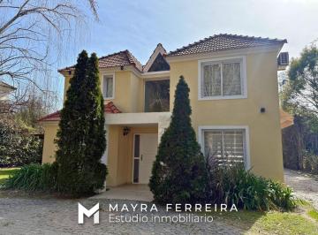 Casa · 218m² · 6 Ambientes · 1 Cochera · Casa 6 Ambientes en Venta en Solar del Bosque - Apto Credito