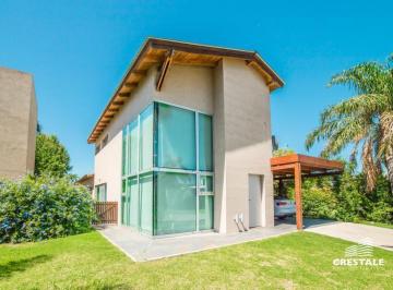 Casa · 230m² · 5 Ambientes · 2 Cocheras · Venta Casa 3 Dorm. a Estrenar - Funes Hills Miraflores.