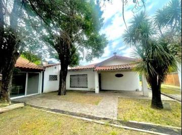 Casa de 4 ambientes, Berazategui · Venta Casa 4 Amb con Quincho y Pileta en Berazategui Oeste