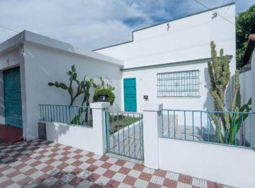 Casa de 4 ambientes, Avellaneda · Hermosa Casa 4 Ambientes en Villa Dominico