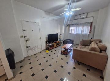 Departamento · 57m² · 3 Ambientes · 3 Ambientes Amplios Planta Baja Al Frente C/ Patio