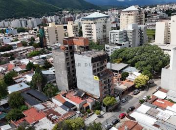 Departamento · 51m² · 2 Ambientes · 1 Cochera · Departamento de 1 Dormitorio en Calle 20 de Febrero y 12 de Octubre [ser Dueño]